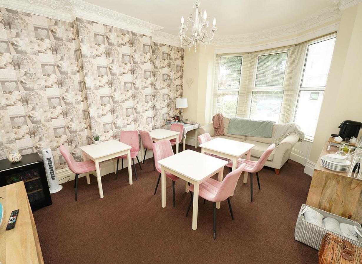 The Rosedene Hotel Ландъндо Екстериор снимка