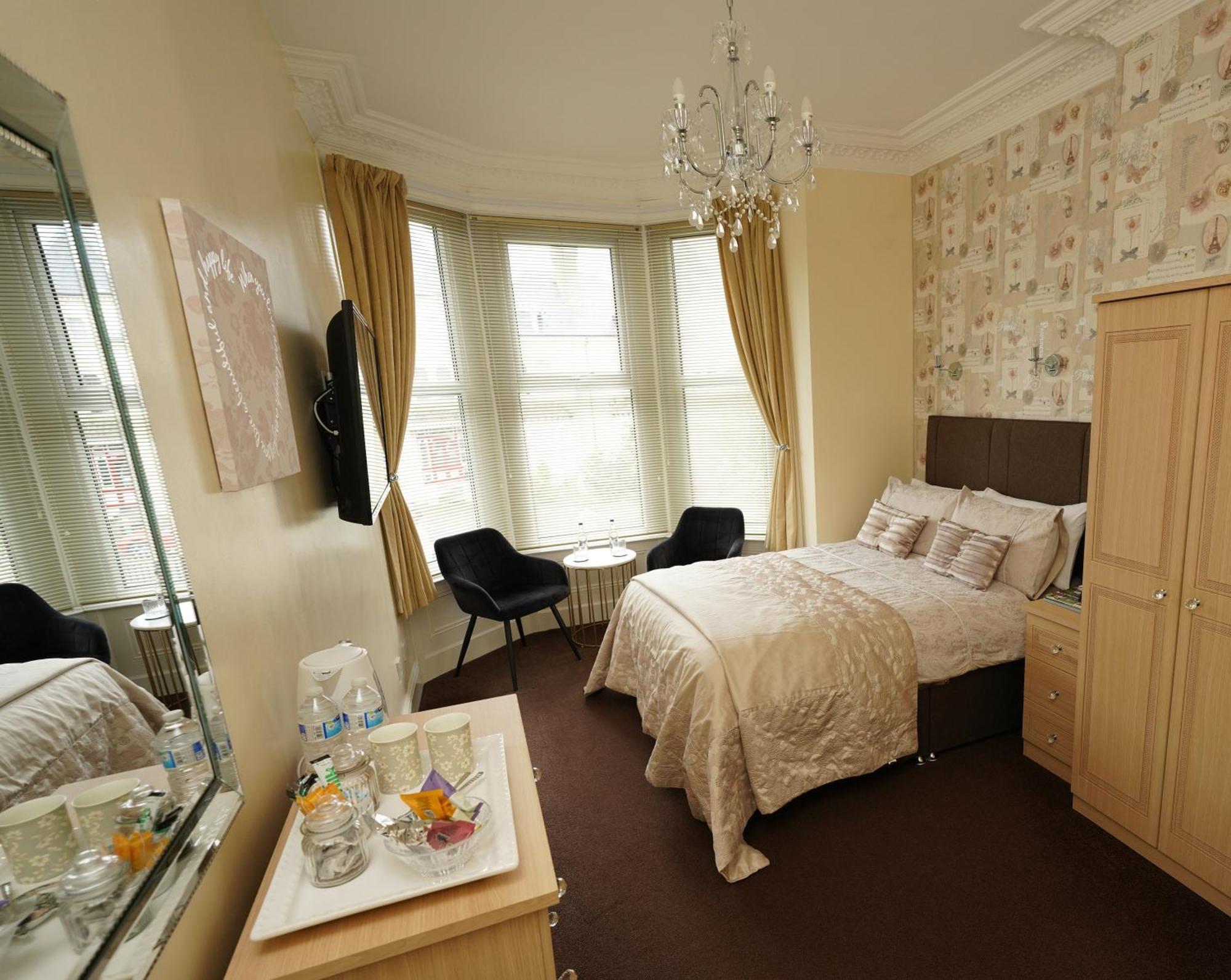 The Rosedene Hotel Ландъндо Екстериор снимка